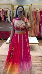 Haute qualité élégant Butti travail Lehenga Choli avec Dupatta Chinon broderie rembourrage pour fête ou mariage porter-prix de gros - Product Image 3
