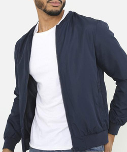 Chaquetas Varsity Impermeables Personalizadas al por Mayor para Hombre con Cuello Alto, Exterior de Poliéster, Diseño Transpirable, Manga de Cuero y Bordado - Product Image 2