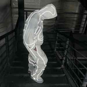 Conjunto de Chaqueta y Pantalones Deportivos Impermeables Reflectantes para Hombre con Logotipo Personalizado OEM, Chaqueta Cortavientos de Nailon y Poliéster con Cremallera - Product Image 3