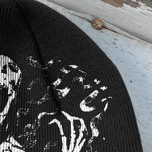 Gorro de Punto Jacquard OEM con Logotipo Personalizado para Marca, Transpirable e Impermeable, para Eventos, Estilo Urbano, Playa, con Lazos y Puntos - Product Image 3