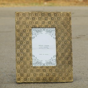 Marco de fotos de madera ligero hecho a mano con detalle de latón, diseño rectangular elegante clásico para mesa, decoración del hogar y regalos - Product Image 1