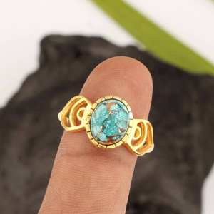 Bague en pierre précieuse de cuivre Chrysocolle naturelle 8x10mm de forme ovale en argent sterling 925 plaqué or 18 carats serti de lunette Vermeil éternité - Product Image 2