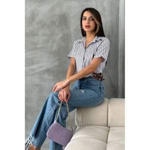 Blusas y Camisas para Mujer Topshow, Colección al por Mayor con Detalle de Cinturón y Rayas - Product Image 4