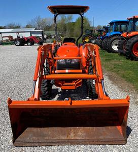 Tractor Agrícola Kubota L3800 con Cargador, 70HP, para Huertos y Jardines, con 3 Años de Garantía - Product Image 2