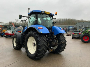 Tracteur chenillé d'occasion Holland T7.200, tracteur de jardin 200 CV, moteur FPT, transmission 4x4, garantie 4 ans, pompe moteur haute performance - Product Image 4