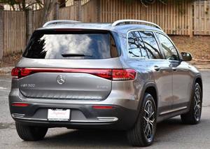 SUV 2022 M-ercedes-B-enz EQB EQB 300 4dr AWD bien utilisé - Product Image 2