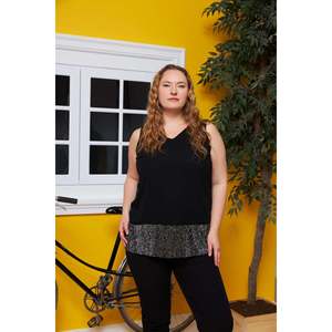 Blusa de Gasa Negra para Mujer Talla Grande RMG con Forro Interior, Elegante Top Tejido de Verano para Uso Diario y Oficina - Product Image 2