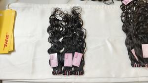 100% Extensions de cheveux vierges indiens bruts ondulés bouclés Temple cuticule alignée faisceaux de cheveux humains de haute qualité - Product Image 4