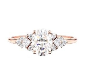 แหวนหมั้นเพชรมอยส์ซอไนต์ทรงรีที่สวยงามของขวัญแหวนเงินสเตอริงสำหรับเธอ - Product Image 3