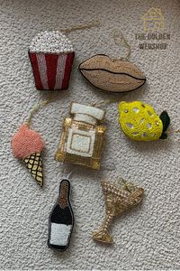 Porte-clés de style classique, unique, avec broderie à la main, motif de poisson perlé, charme de bijoux perlé mignon pour elle, idée cadeau - Product Image 5