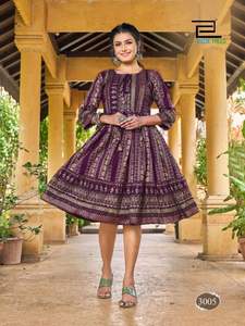 เสื้อคลุมสไตล์เก๋ๆแบบเต็มตัวพร้อมเข็มขัดกลางความยาวเข่าผ้าเรยอน Kurta สั้นสวมใส่ง่ายน้ำหนักเบา - Product Image 4