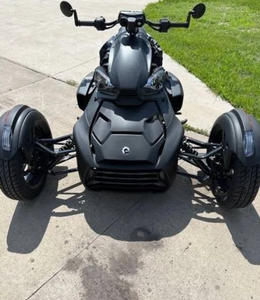 NUEVO en Stock en la UE 2022 CannAm Ryyker Rotaxx 600 ACE con Paneles con Detalles Rojos, Motocicleta Triciclo Invertido - Product Image 1