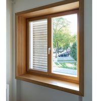 Fenêtre de maison moderne à triple vitrage à économie d'énergie, fenêtres en aluminium et en bois, fenêtre à bascule et à rotation