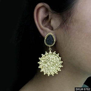 Impresionantes pendientes geométricos chapados en oro de 18 quilates, Pendientes colgantes de piedras preciosas negras de estilo Vintage, joyería de latón para regalo - Product Image 3