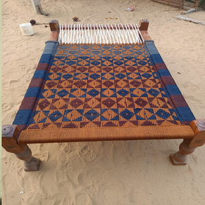 Cama de Día Hecha a Mano, Charpoy de Madera Tejido con Cuerdas de Yute y Plástico en Colores Vibrantes a Precio de Mayoreo Económico - Product Image 1