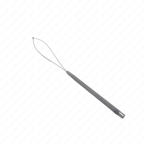 อุปกรณ์ต่อผมแบบห่วงทำจากสเตนเลสสตีลสีดำเงินและด้ามจับสีทองฉลากตามสั่งสำหรับร้านเสริมสวย - Product Image 1