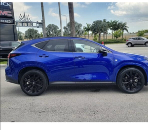 Limpio prístino 2022 Lexus NX 350 - Product Image 4