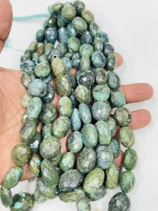 Perles de forme ovale à facettes en turquoise tibétaine naturelle AAA Taille 18 à 25mm Brin de 14 pouces - Product Image 2