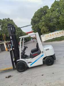 Chariot élévateur diesel TCM 3 tonnes de haute qualité, d'origine japonaise, d'occasion, avec moteur, boîte de vitesses, pompe et moteur - Puissant et économe en carburant - Product Image 4