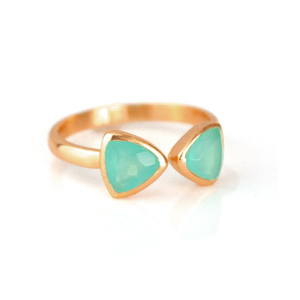 Anillo de Mujer con Moissanita de Corte Trillón en Engaste de Bisel, Plata de Ley 925 Chapada en Oro, Piedra Natal Religiosa, Estilo Ligero y Lujoso, Venta al por Mayor - Product Image 2