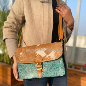 กระเป๋าสะพายหนังวัวนูนสำหรับผู้หญิงกระเป๋าสะพายไหล่หนังแท้ดีไซน์ลายดอกไม้ - Product Image 2