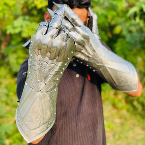 Gants gantelet gravés médiévaux ~ Armure de cosplay médiévale | Costume fantastique gothique ~ Halloween et cadeau parfaits - Product Image 2