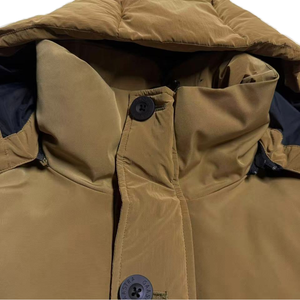 เสื้อแจ็คเก็ตพัฟเฟอร์แบบมีฮู้ดสำหรับผู้ชาย ผ้าโพลีเอสเตอร์ 100% สำหรับฤดูหนาว  พร้อมโลโก้สั่งทำพิเศษ  เสื้อโค้ทบุใยอุ่นสำหรับกิจกรรมกลางแจ้ง สีดำ ไซส์ใหญ่พิเศษ - Product Image 4