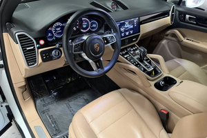 PRÊT À CONDUIRE - VÉHICULE D'OCCASION À VOLANT À GAUCHE |   Conduite à droite |   PORSCHEESS CAYENNEESS 2019 - Product Image 4