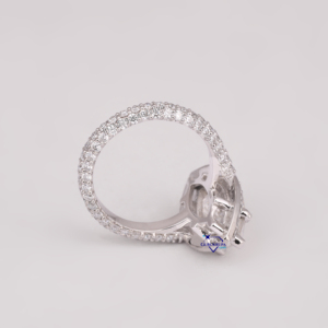 แหวนเพชรเม็ดเดี่ยวสำหรับผู้หญิงที่มีเพชรสีเงินแท้925สวยงามพร้อมด้วยเพชรที่ผ่านการรับรองจาก IGI และความชัดเจน VVS - Product Image 4