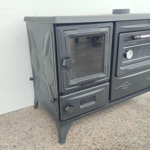 Poêle à bois écologique en fonte Dokum modèle MF231 Dorello Bursa SAC pour atelier et villa - Product Image 1