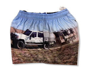 Fabricant de shorts de rugby décontractés avec poches et fermetures éclair en tissu sublimé pour femmes avec impression personnalisée - Product Image 4