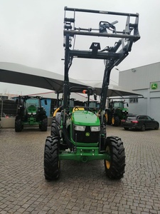 Tracteur de démonstration John Deeree 5058 E équipé d'un chargeur Herculano HC 30 sans accessoires - Product Image 5