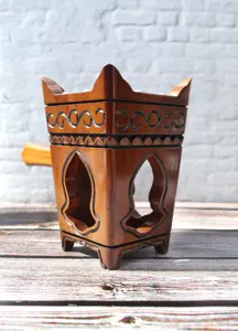 Brûleur d'encens de tour en bois de concepteur également appelé Mubkhar Bakhoor pour tenir des bâtons de parfum utilisés dans l'hôtel à la maison pour la fraîcheur - Product Image 4