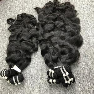 Produit de haute qualité 2024 trame de cheveux naturels ondulés vierges faisceau de cheveux bruts un donneur pour les femmes - Product Image 2