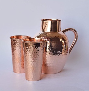 Jarra y Juego de Vasos de Cobre Martillado Premium para Beber Ayurvédico Saludable y Servir en Casa - Product Image 1