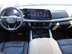 Chevrolet Tahoe RST V8 5.3L AWD d'occasion propre 2025 - Product Image 5