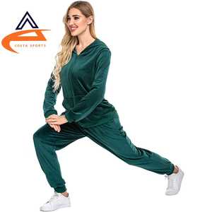 Chándal de terciopelo personalizable para mujer, ropa deportiva cómoda para gimnasio en diferentes colores para el invierno - Product Image 5
