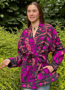 Chaqueta con cinturón bordado bohemio al por mayor para mujer abrigo estilo Suzani floral rosa y morado prendas de vestir exteriores étnicas hechas a mano - Product Image 5