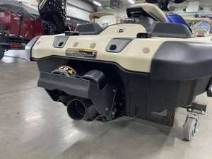 Moto Acuática Sea-Doo RXT-X 325 Supercargada de Alto Rendimiento – Moto Acuática Personal de Lujo para 3 Personas para Aventuras en Alta Mar - Product Image 4