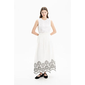 Elegante Falda Lápiz de Voile Blanco Hueso con Dobladillo Bordado - Product Image 1