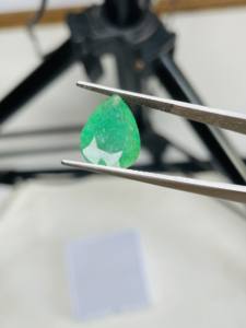 Esmeralda Natural de Zambia, Corte Pera, 6.31 Quilates, Piedra Preciosa de Buena Calidad, Lustre, Color Verde Agradable, Pulido Perfecto para Cualquier Joyería - Product Image 2