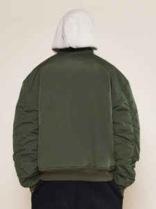 Veste bomber pour homme en nylon 100% personnalisée en gros, chauffée, à capuche, légère pour l'automne/hiver, broderie sur toile directe - Product Image 3