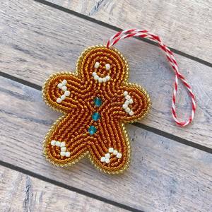 Adorno de estrella hecho a mano con cuentas y detalles intrincados que aporta un encanto festivo elegante para la decoración del árbol de Navidad y para regalar. - Product Image 6