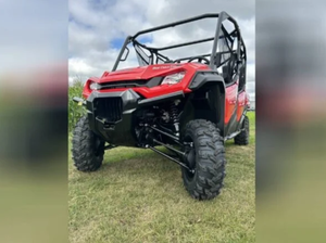 Prêt à être expédié : Pioneer 1000-6 Deluxe Crew 2023 - Product Image 3