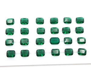 Gema de Cuarzo Esmeralda de Alta Calidad, Tallada en Cabujón Cuadrado, Gema Hecha a Mano para la Fabricación de Joyas - Product Image 1