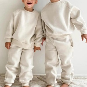 Ensemble de sport en polaire solide coupe-vent pour enfants hiver 2025 Garçons Filles Plus velours épais Sweat-shirt et pantalon de survêtement 2 pièces Tenue pour enfants - Product Image 6