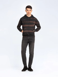 Sudadera con capucha de invierno 100% algodón con logotipo personalizado para hombre con impresión digital Diseño informal elegante y ajuste perfecto - Product Image 4