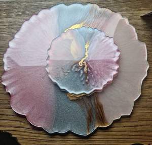 Sous-verre en résine magnifique, conçu pour une décoration de table élégante, offrant une beauté artisanale durable avec une fonctionnalité protectrice. - Product Image 2