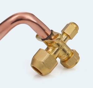 Vanne à 3 voies en laiton L 1/4 à 1/2 7/16-20 & 3/4-16 SAE 45 °   90 °   Tuyau en cuivre cintré 23G 800PSI R410A Valve de climatisation Inde - Product Image 5