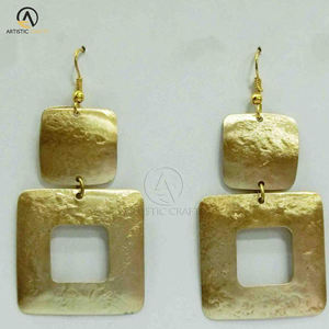 Pendientes de metal de moda para mujer con tamaño de diseñador irregular personalizado que incluye joyeros de madera - Product Image 1